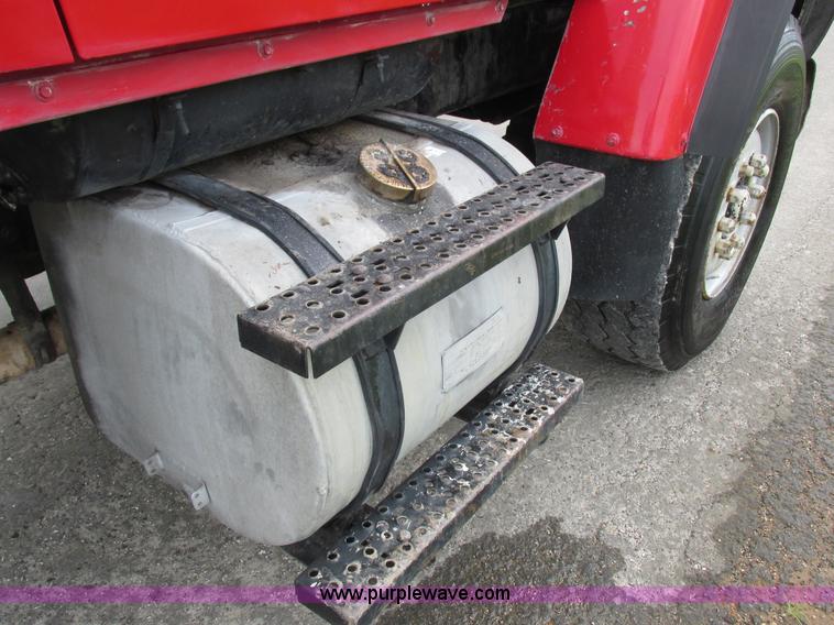 image for item K2181 1994 Ford L9000 mixer truck