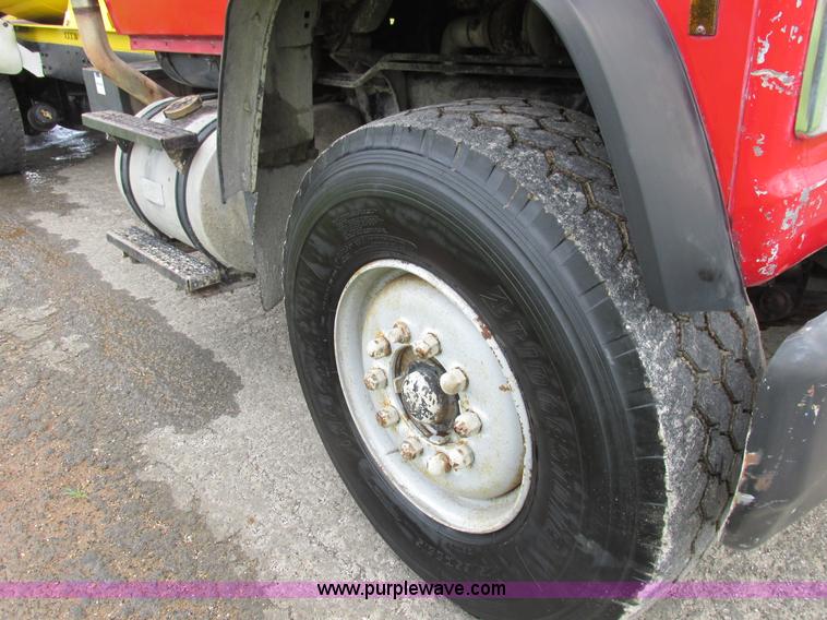 image for item K2181 1994 Ford L9000 mixer truck