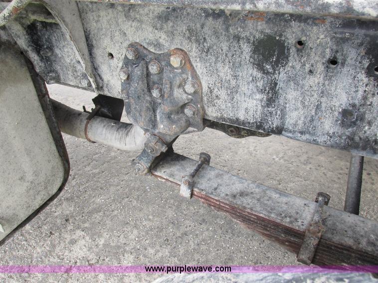 image for item K2181 1994 Ford L9000 mixer truck