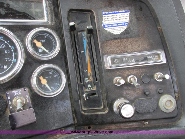 image for item K2181 1994 Ford L9000 mixer truck