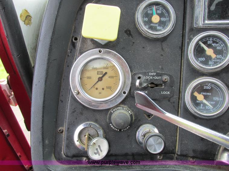 image for item K2181 1994 Ford L9000 mixer truck