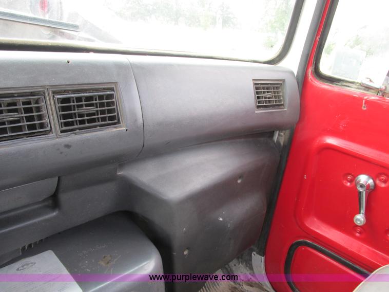 image for item K2181 1994 Ford L9000 mixer truck