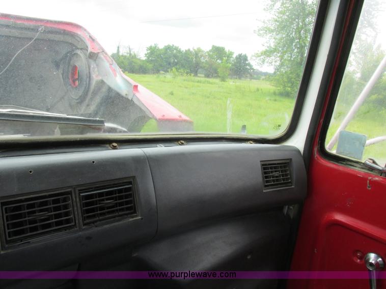 image for item K2181 1994 Ford L9000 mixer truck