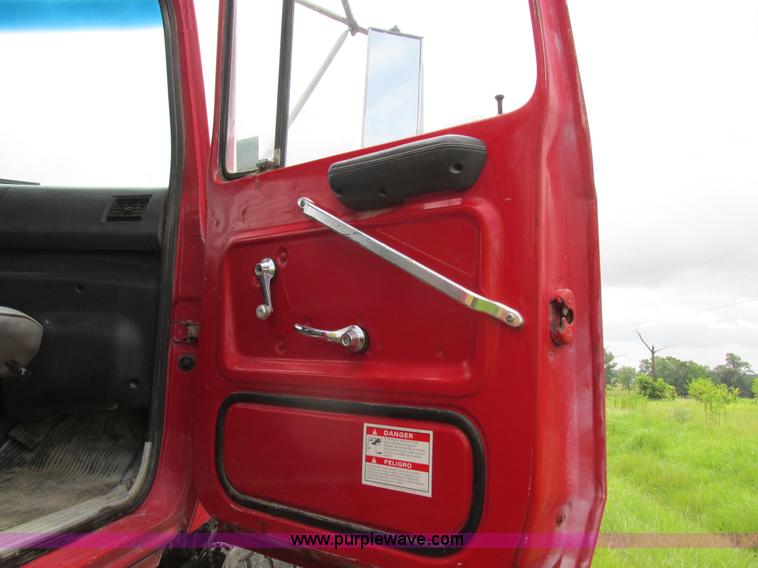 image for item K2181 1994 Ford L9000 mixer truck