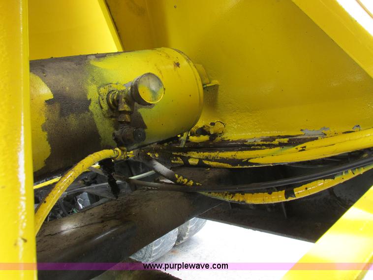 image for item K2181 1994 Ford L9000 mixer truck