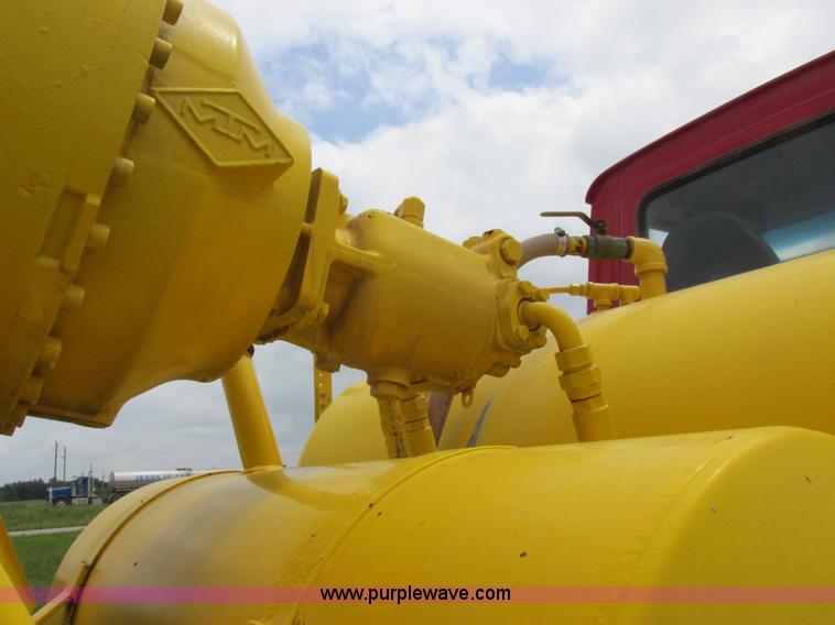 image for item K2181 1994 Ford L9000 mixer truck