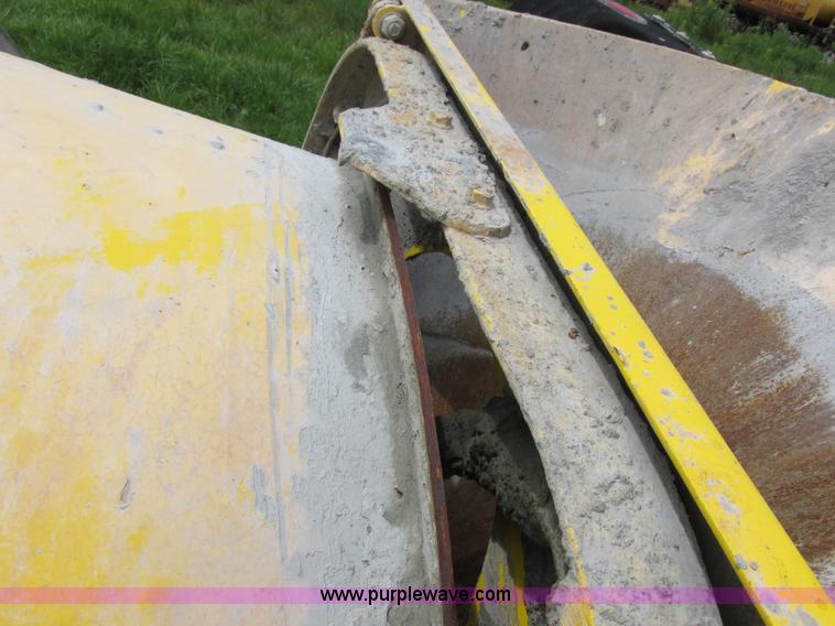 image for item K2181 1994 Ford L9000 mixer truck