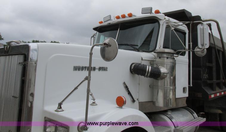 image for item K2182 1987 Western Star 4900 Series dump truck
