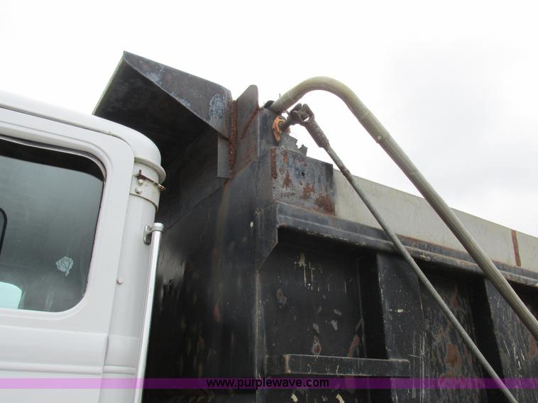 image for item K2182 1987 Western Star 4900 Series dump truck