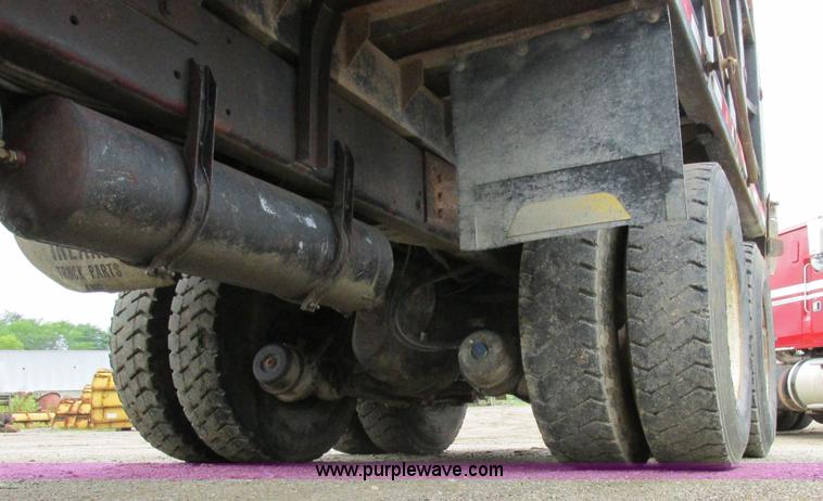 image for item K2182 1987 Western Star 4900 Series dump truck
