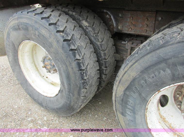 image for item K2182 1987 Western Star 4900 Series dump truck