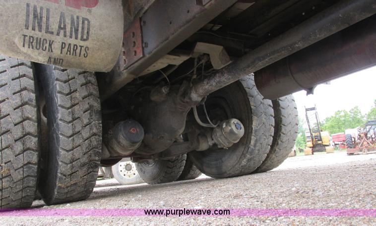 image for item K2182 1987 Western Star 4900 Series dump truck