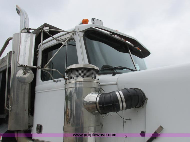 image for item K2182 1987 Western Star 4900 Series dump truck