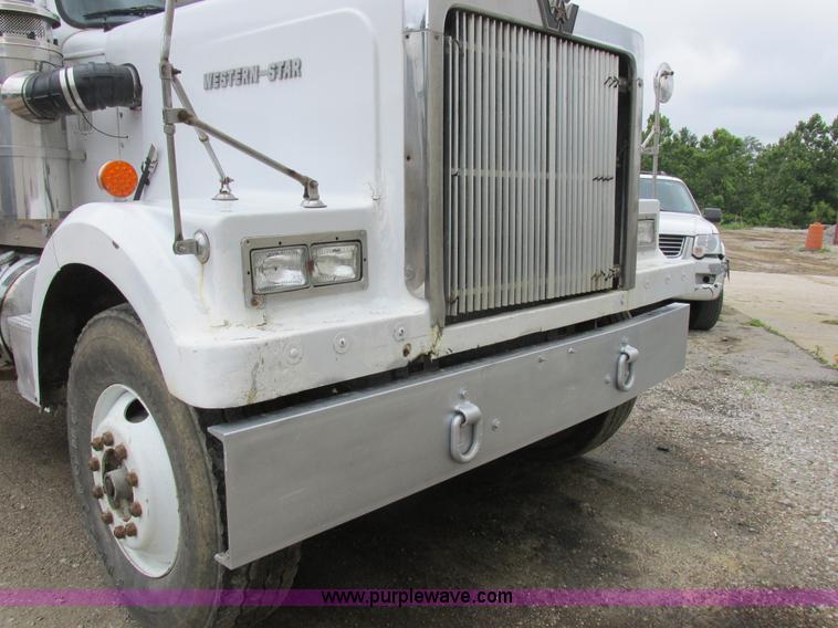image for item K2182 1987 Western Star 4900 Series dump truck