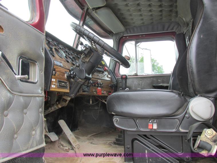 image for item K2182 1987 Western Star 4900 Series dump truck