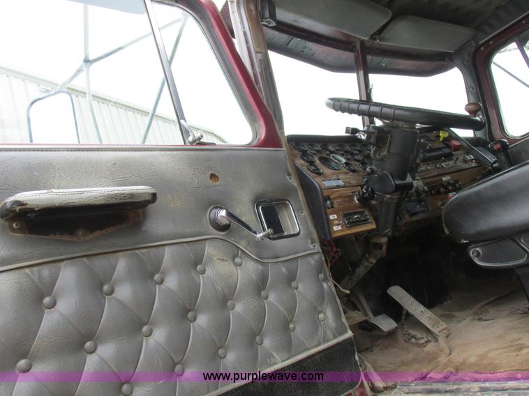 image for item K2182 1987 Western Star 4900 Series dump truck