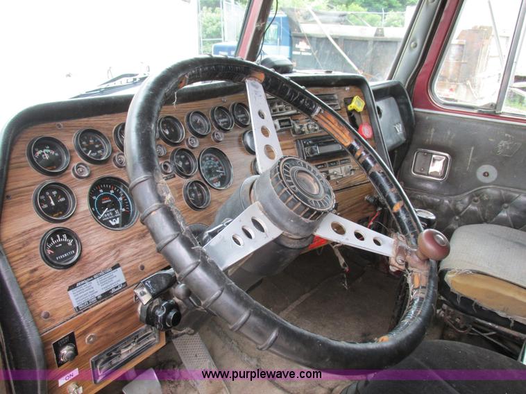 image for item K2182 1987 Western Star 4900 Series dump truck