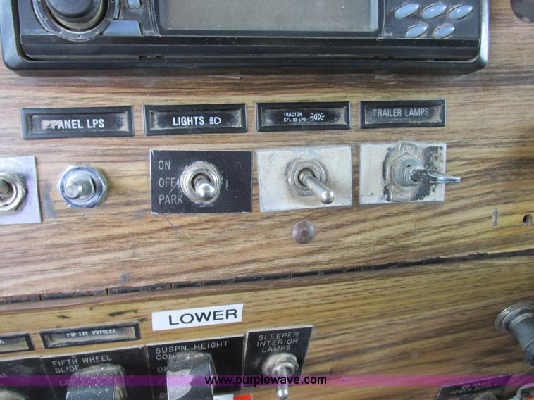 image for item K2182 1987 Western Star 4900 Series dump truck