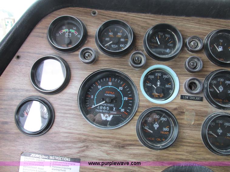 image for item K2182 1987 Western Star 4900 Series dump truck