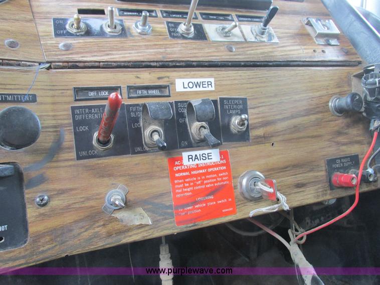 image for item K2182 1987 Western Star 4900 Series dump truck