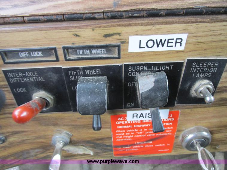 image for item K2182 1987 Western Star 4900 Series dump truck