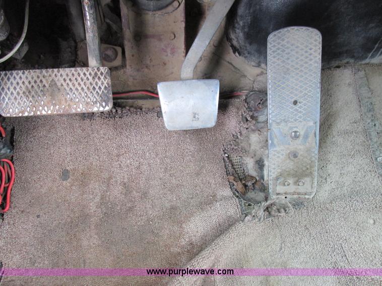 image for item K2182 1987 Western Star 4900 Series dump truck