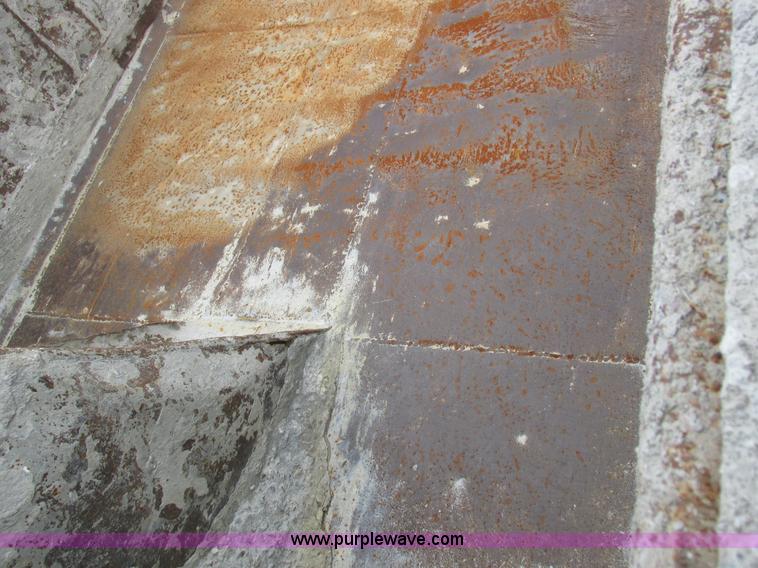 image for item K2182 1987 Western Star 4900 Series dump truck