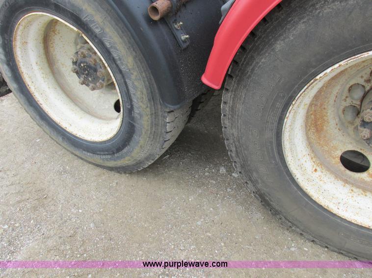 image for item K2183 1994 Volvo WM semi truck