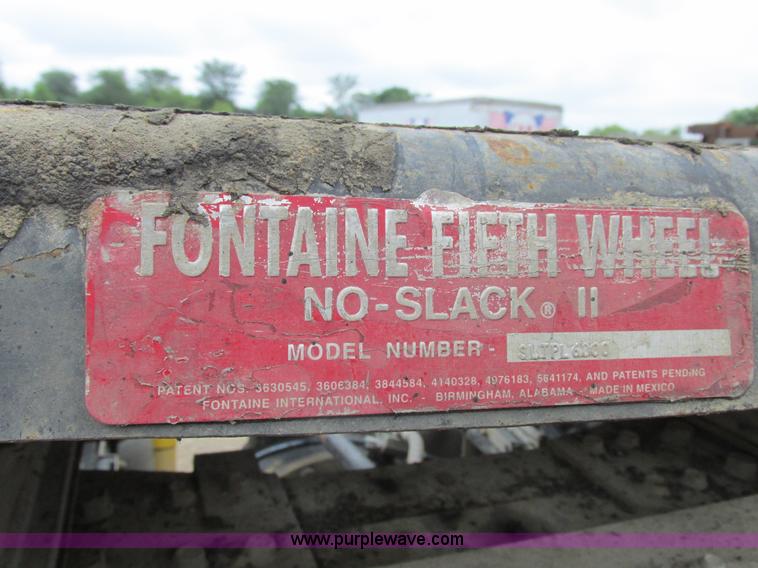 image for item K2183 1994 Volvo WM semi truck