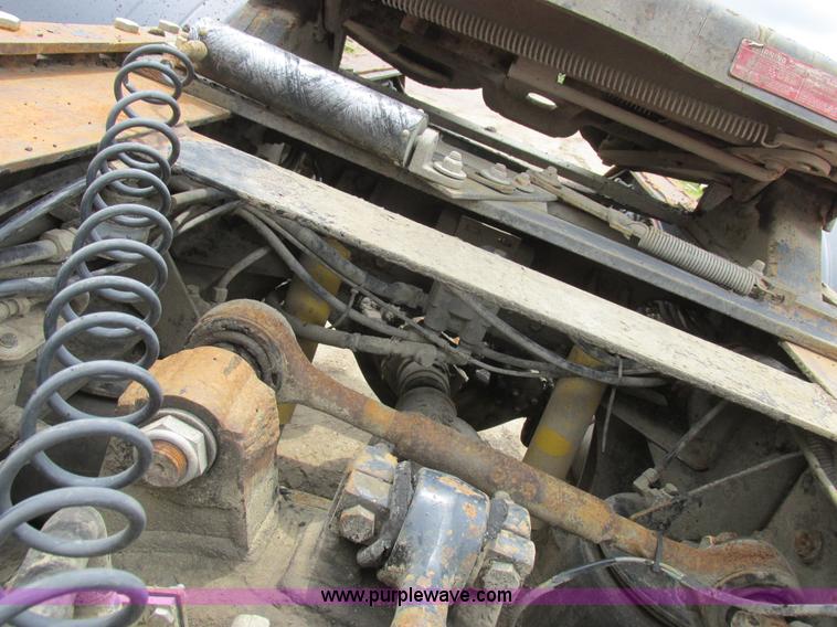 image for item K2183 1994 Volvo WM semi truck