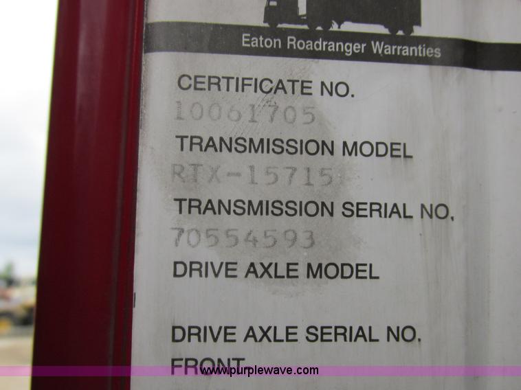 image for item K2183 1994 Volvo WM semi truck