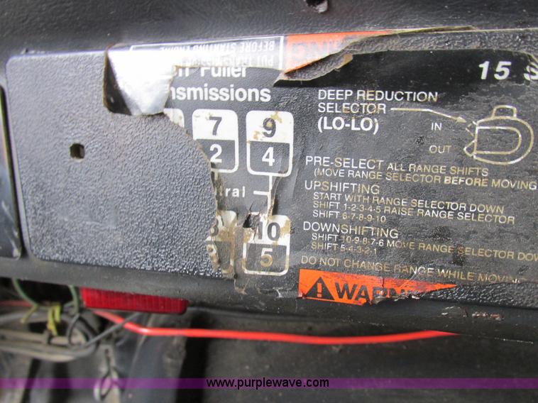 image for item K2183 1994 Volvo WM semi truck