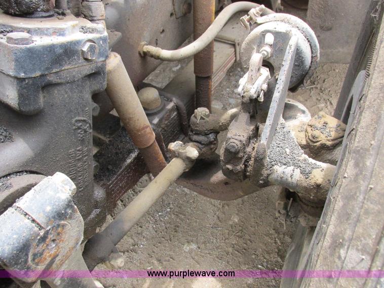 image for item K2183 1994 Volvo WM semi truck