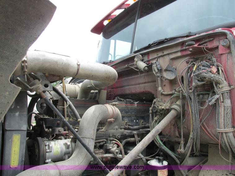 image for item K2183 1994 Volvo WM semi truck