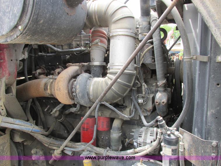 image for item K2183 1994 Volvo WM semi truck