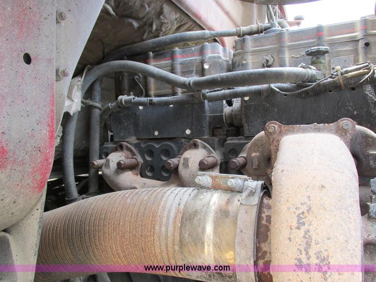 image for item K2183 1994 Volvo WM semi truck