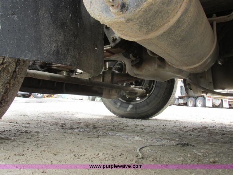 image for item K2183 1994 Volvo WM semi truck