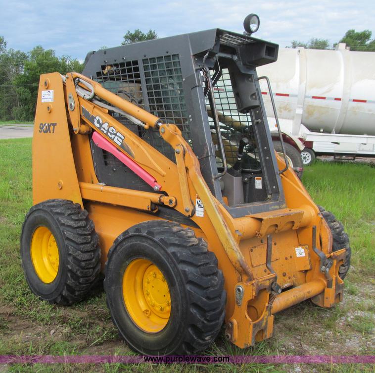 image for item K5736 2003 Case 90XT skid steer