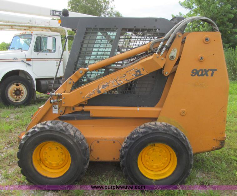 image for item K5736 2003 Case 90XT skid steer