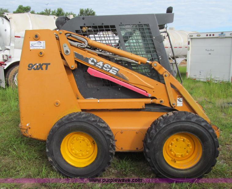 image for item K5736 2003 Case 90XT skid steer
