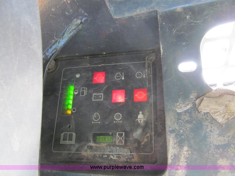 image for item K5736 2003 Case 90XT skid steer