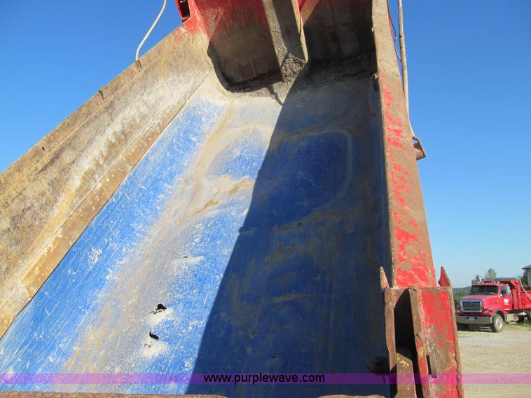 image for item K5741 2006 Sterling L8500 dump truck