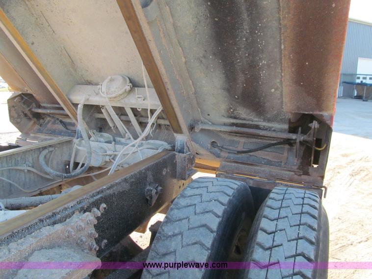 image for item K5741 2006 Sterling L8500 dump truck