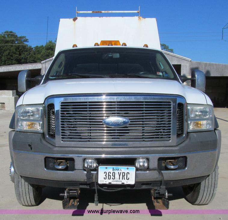 image for item K5742 2006 Ford F550 Super Duty Crew Cab service truck
