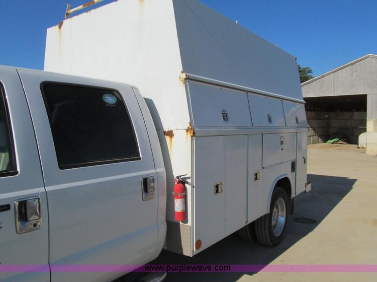 image for item K5742 2006 Ford F550 Super Duty Crew Cab service truck