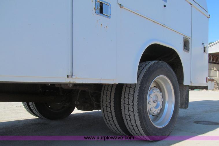 image for item K5742 2006 Ford F550 Super Duty Crew Cab service truck