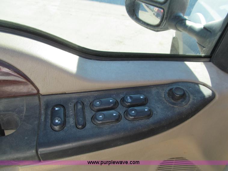 image for item K5742 2006 Ford F550 Super Duty Crew Cab service truck