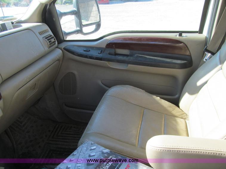 image for item K5742 2006 Ford F550 Super Duty Crew Cab service truck