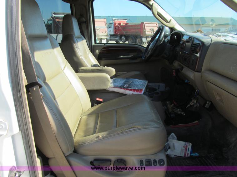 image for item K5742 2006 Ford F550 Super Duty Crew Cab service truck