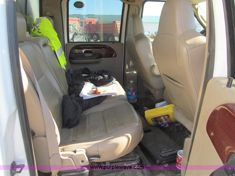 image for item K5742 2006 Ford F550 Super Duty Crew Cab service truck